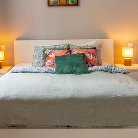 Maria Topfive With Free Private Parking Apartman Budapest Kültér fotó