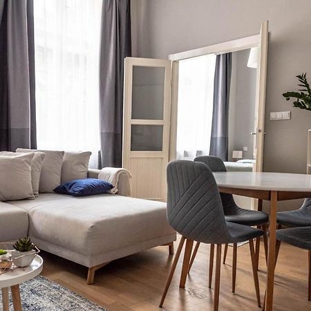 Maria Topfive With Free Private Parking Apartman Budapest Kültér fotó