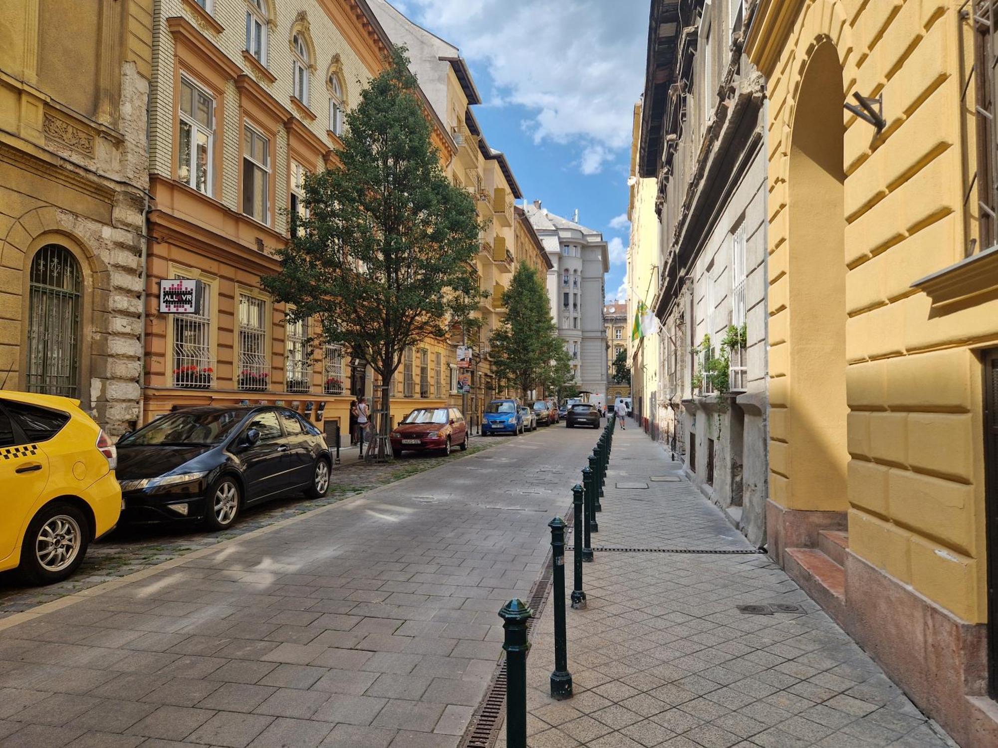 Maria Topfive With Free Private Parking Apartman Budapest Kültér fotó